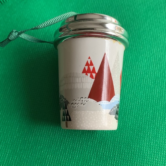 Starbucks 2016 Penguin Cup Ornament EUC - Picture 3 of 7